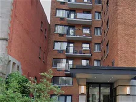 1 room of 35m² in Montreal