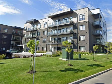 Appartement Condo 5 1/2 Très Propre