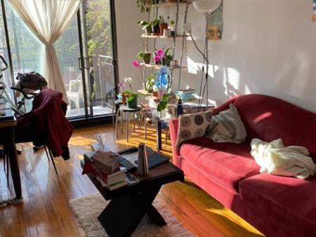 TRES GRAND 51/2 DANS COTE DES NEIGES ADJ OUTREMONT ET VMR
