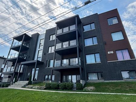 5 ½ RÉCENT | CARRÉ BELVÉDÈRE