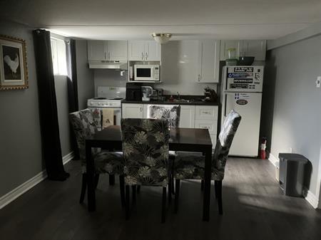 Logis Moderne - Une Chambre à Coucher