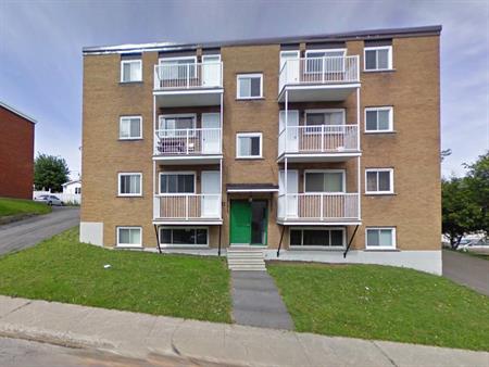 (Hull) Spacieux Logement De 2 Chambres