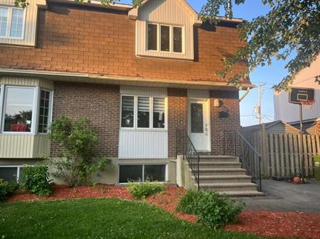 Beau semi- détaché Boisbriand