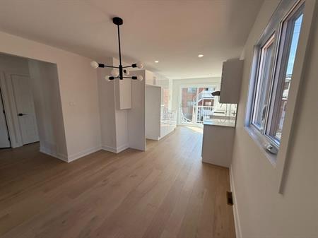 5 1/2 entièrement rénové avec garage – Ville LaSalle – 2 000 $/mois