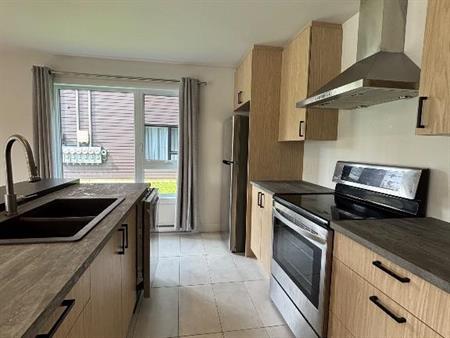 Appartement rez-de-chaussée lumineux à louer