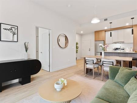 3 1/2 Condo Lumineux - Lustra