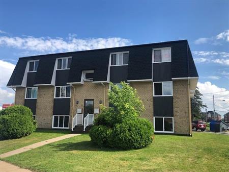 Grand 5 1/2 disponible maintenant ! *** 1er étage ***