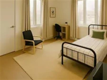 1 room of 35m² in Quebec