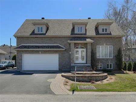 10 rooms house of 176m² in Terrebonne