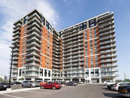 1 room apartment of 102m² in Laval (administrative region)