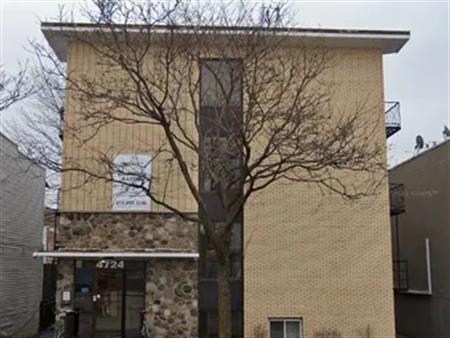 1 room apartment of 35m² in Montreal