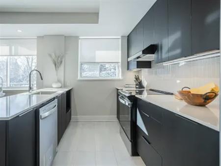 1 room apartment of 128m² in Mount Royal