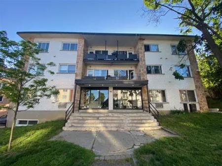 1 room apartment of 54m² in Montreal