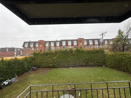 5 rooms apartment of 100m² in Longueuil