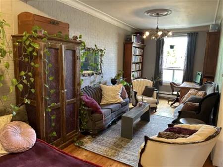 6 rooms apartment of 97m² in Montreal