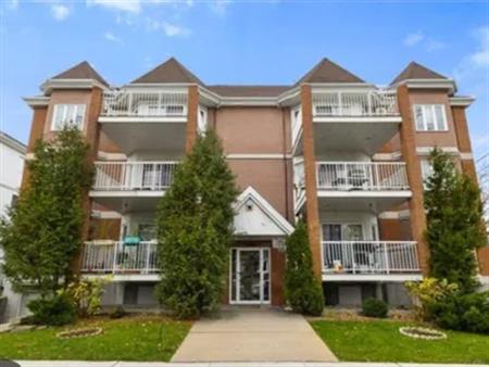 6 rooms apartment of 92m² in Montreal