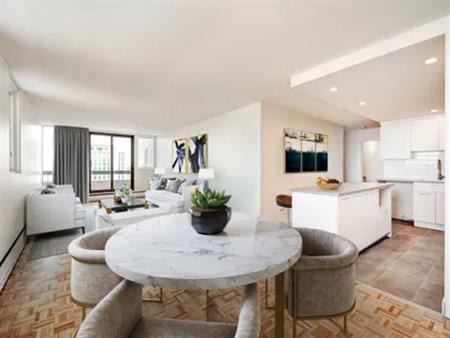 1 room apartment of 106m² in Quebec
