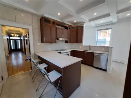 6 rooms apartment of 96m² in Montreal