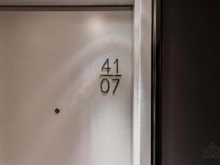 2 rooms apartment of 96m² in Dorval
