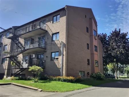 4 rooms apartment of 64m² in Montreal