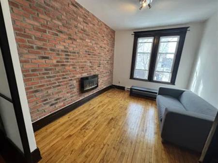 4 rooms apartment of 91m² in Montreal