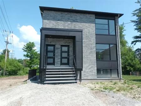 6 rooms apartment of 105m² in Gatineau
