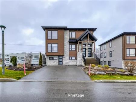 4 rooms apartment of 107m² in Mirabel