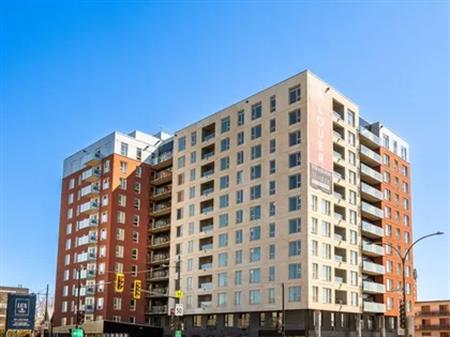 2 rooms apartment of 82m² in Montreal
