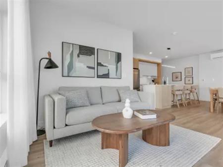 5 rooms apartment of 141m² in Otterburn Park