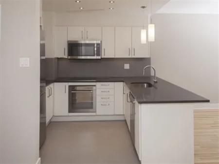 1 room apartment of 83m² in Montreal