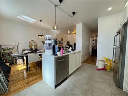 3 rooms apartment of 70m² in Montreal