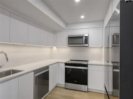 3 rooms apartment of 111m² in Montreal
