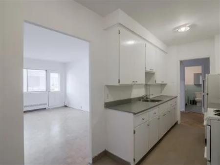 2 rooms apartment of 65m² in Montreal