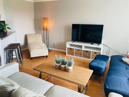 Condo de 2 chambres entièrement meublé à louer à Québec (abords de la rivière St-Charles) - à partir de maintenant jusqu'en j