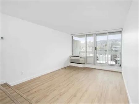 1 room apartment of 61m² in Montreal