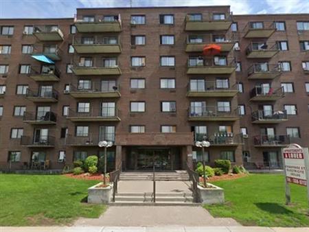 1 room apartment of 53m² in Montreal