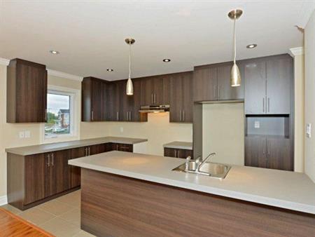 5 ½ À LOUER – 873-877-881 AVENUE DES JARDINS, ST-RÉMI – 1650$/MOIS