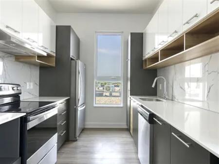 2 rooms apartment of 213m² in Montreal