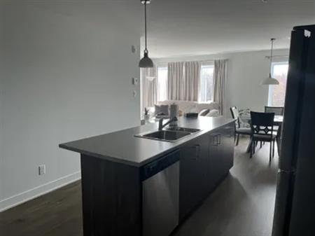 4 rooms apartment of 120m² in Longueuil