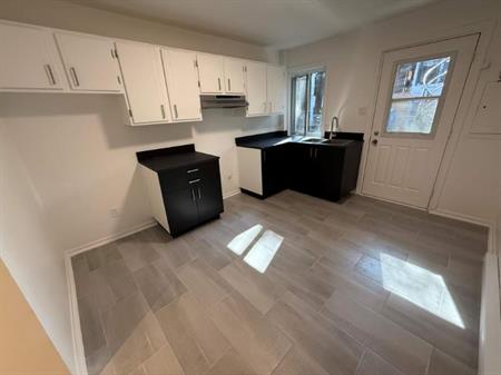 2 CH - 1 SDB - Montréal - $1,595 /mo