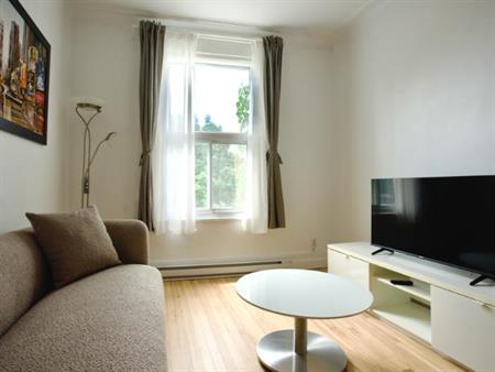 6 1/2 - Montréal (Verdun) - 2 200 $/mois