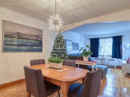 5 1/2 rénové, à 5 mn à pied du métro Fabre, des commerces et grands parcs