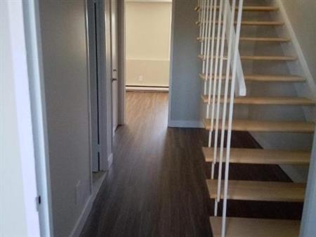3 CH - 1 SDB - Longueuil - $2,040 /mo