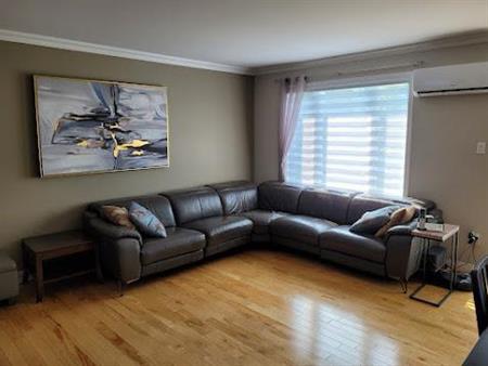 Grand 5 1/2 sur 2 étages