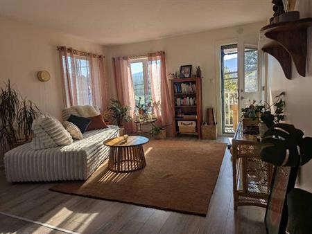 Colocation 🌞 Lumineuse et Joyeuse ! 5 1/2 Sutton