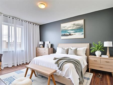 GRAND Appartement Condo Louer 4 1/2 Châteauguay Ascenseur Stationnement