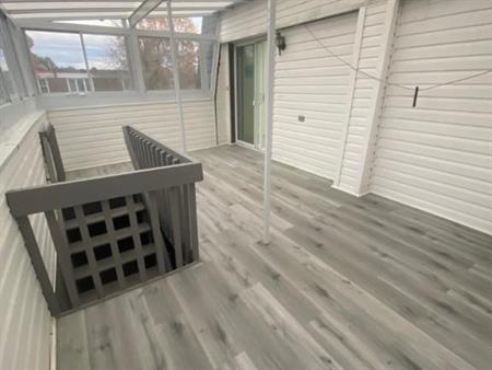 Chomedey grand 2cac 1 sdb apartment avec solarium à louer