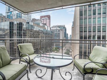 Furnished & Renovated - 20th floor - PRESTIGIOUS - Condo / apartment for reny Montreal Ville-Marie