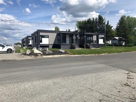 3 1/2 - 2 1/2 tout inclus disponible Amos