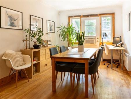 Appartement haut de gamme dans Villeray! Deux chambres, ligne bleue D'Iberville, Cour/Terrasse, Cabanon, Foyer